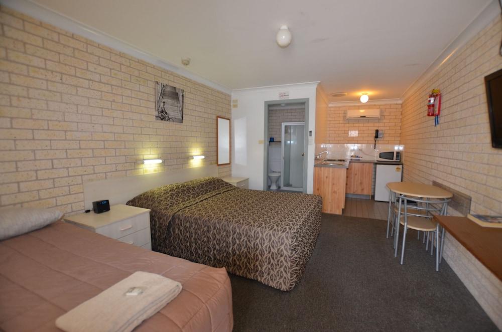 Comfort Inn Мори Экстерьер фото