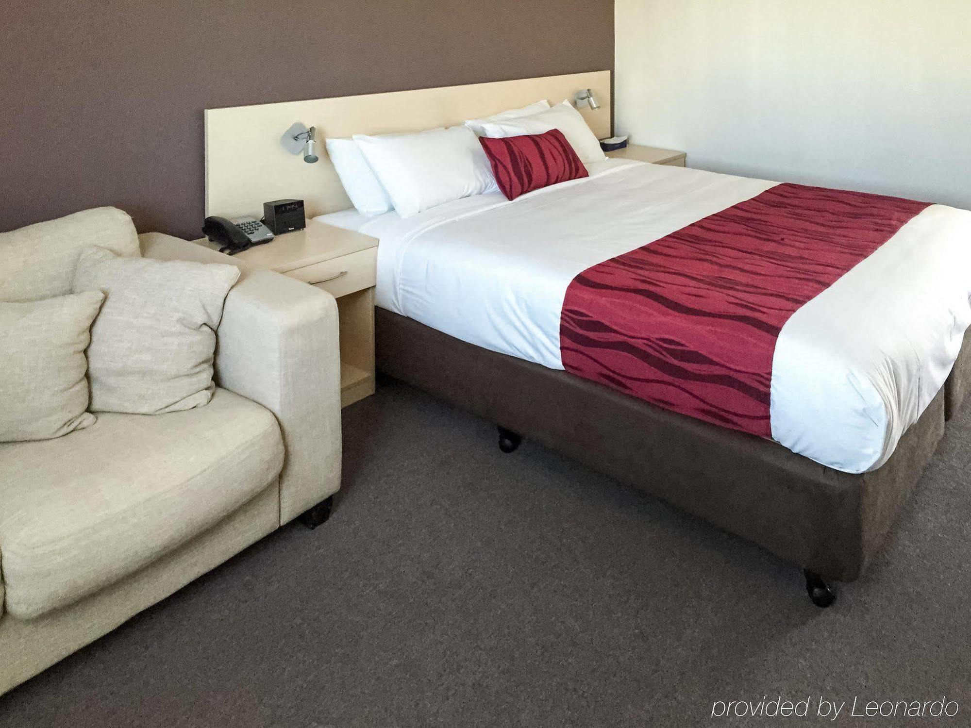 Comfort Inn Мори Экстерьер фото
