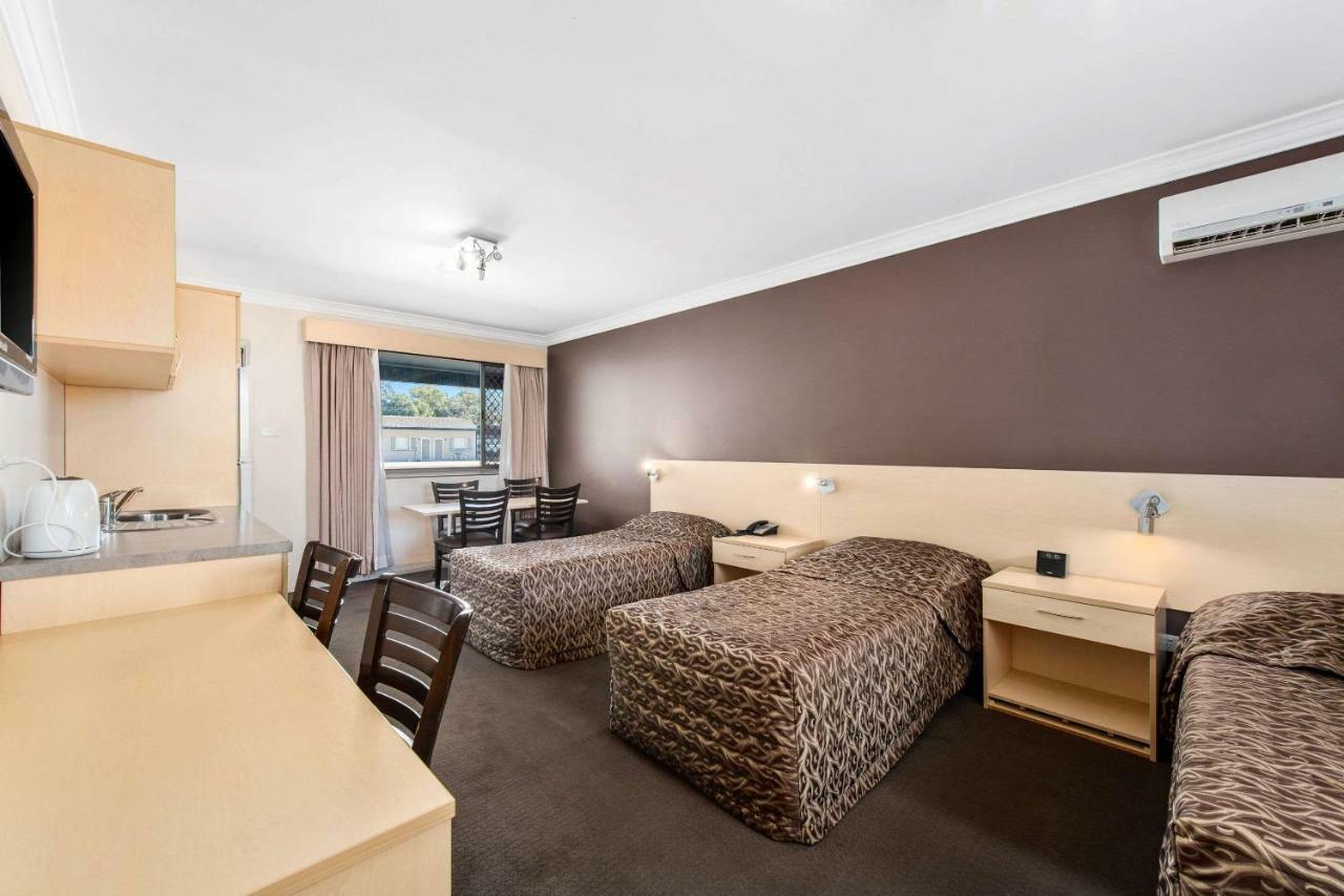 Comfort Inn Мори Экстерьер фото